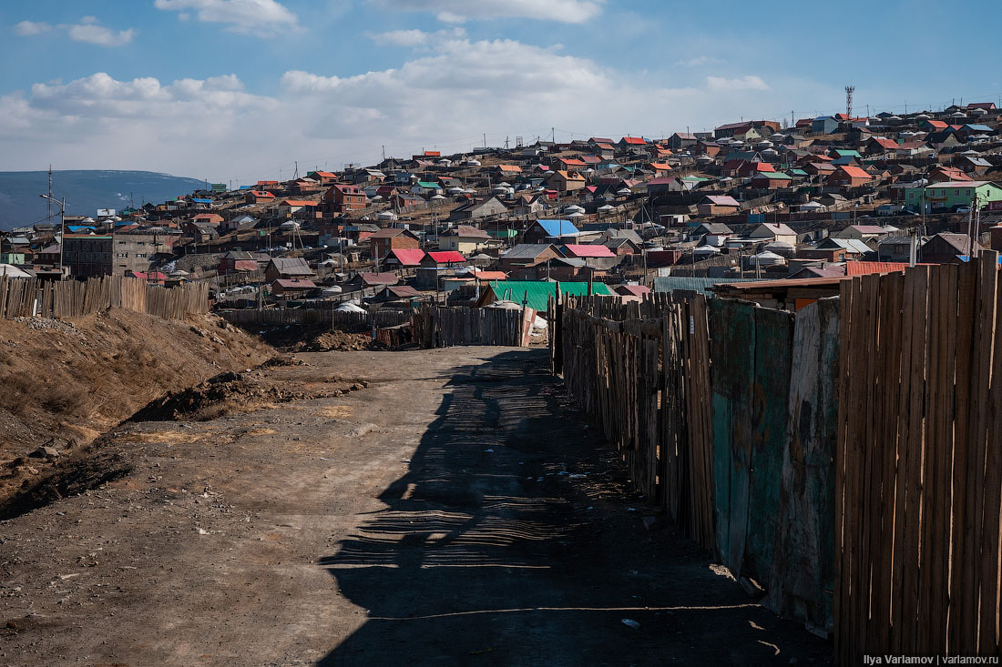 Как живут люди в Монголии 