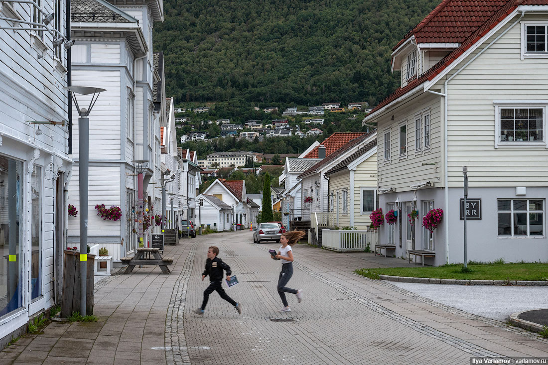 Как норвежцы привлекают туристов в небольшие города здесь, стоит, центр, точка, притяжения, несколько, всего, можно, набережной, просто, «Сагастада», такой, норвежцы, вокруг, ледника, города, Внутри, викингов, только, туристов