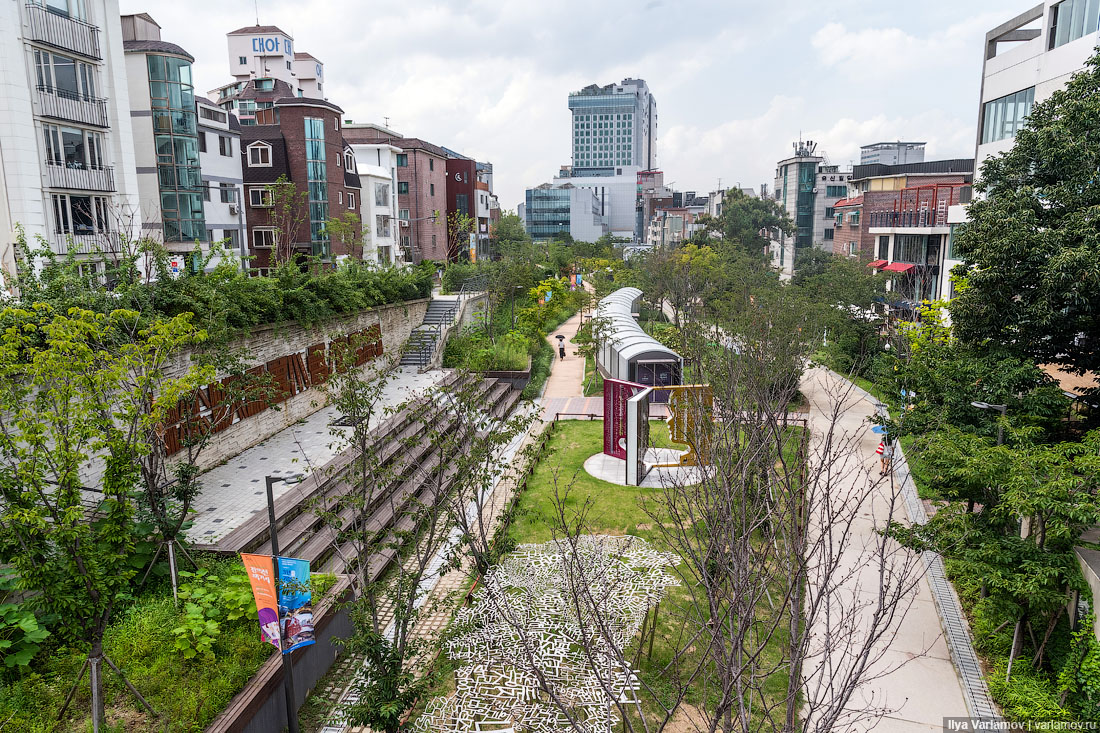 Сеул: парк на месте железной дороги парка, центре, города, можно, между, здесь, дорогой, железной, сеульском, дорожек, вокзал, город, несколько, через, добираться, удобно, будет, чтобы, оказывается, контур