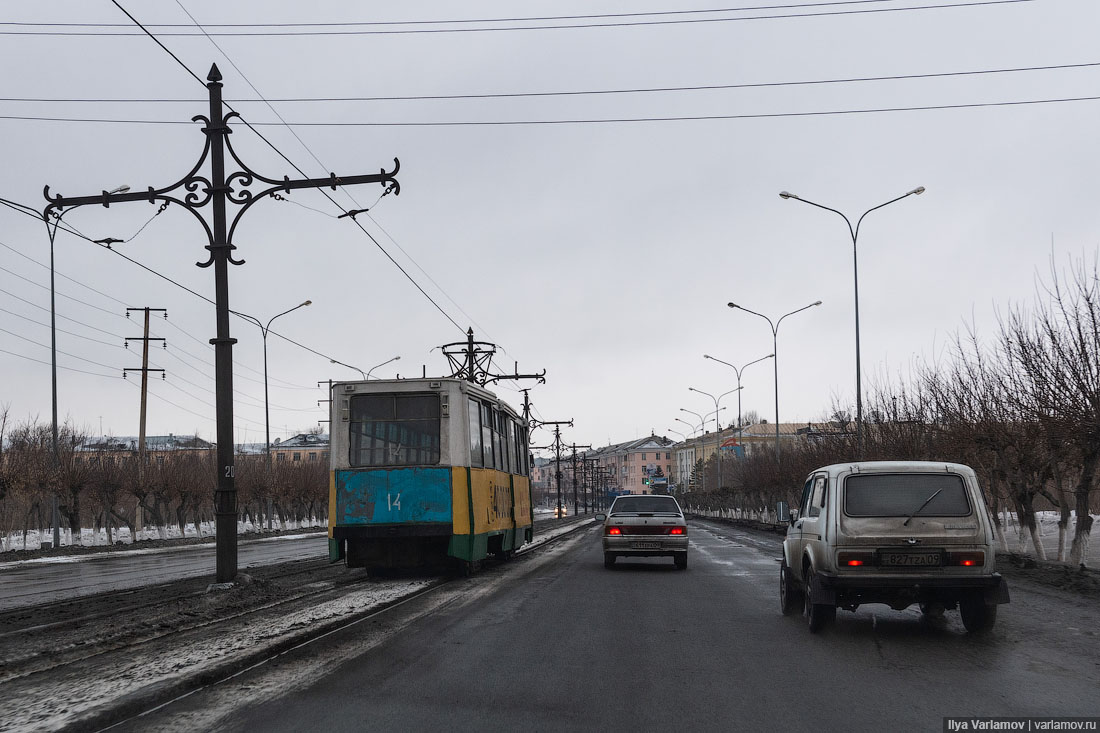 В чёрном-чёрном городе Темиртау, только, комбинате, комбинат, город, города, самом, которые, основном, завод, комбината, металлургический, постоянно, завода, сейчас, современного, трамвай, жёлтый, таких, Большинство