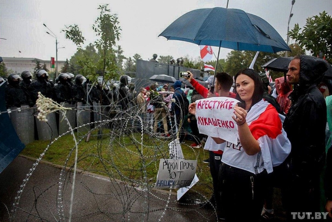 Ни дождь, ни ОМОН не остановили белорусский протест 