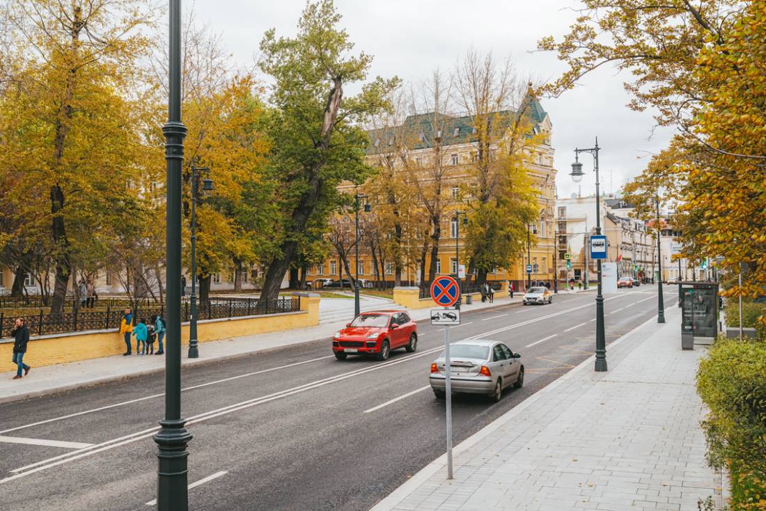 Как изменялся центр. Чистые пруды центр Москва дорога. Желтая линия метро район Остоженка.