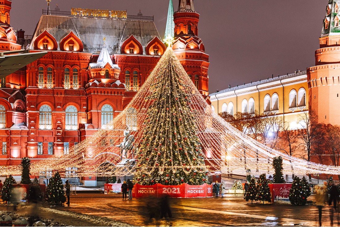 Бесплатная новогодняя москва. Пустая Москва новый год.