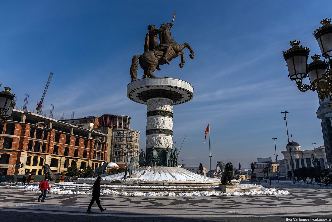 Скопье, Македония: город-фейк, город-пустышка.