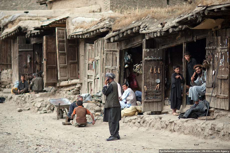 Жив ли кишлак. Деревни и кишлаки в Таджикистане. Горный аул кишлак. Файзабад Афганистан. Город Файзабад Афганистан.