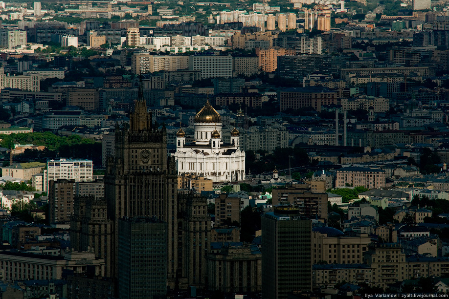 5 городов столиц. Васнецов вид Москвы с высоты птичьего полета. Москва с высоты крыш. Вид с крыши Замоскворечье. Высокие здания Москвы вид с крыши.