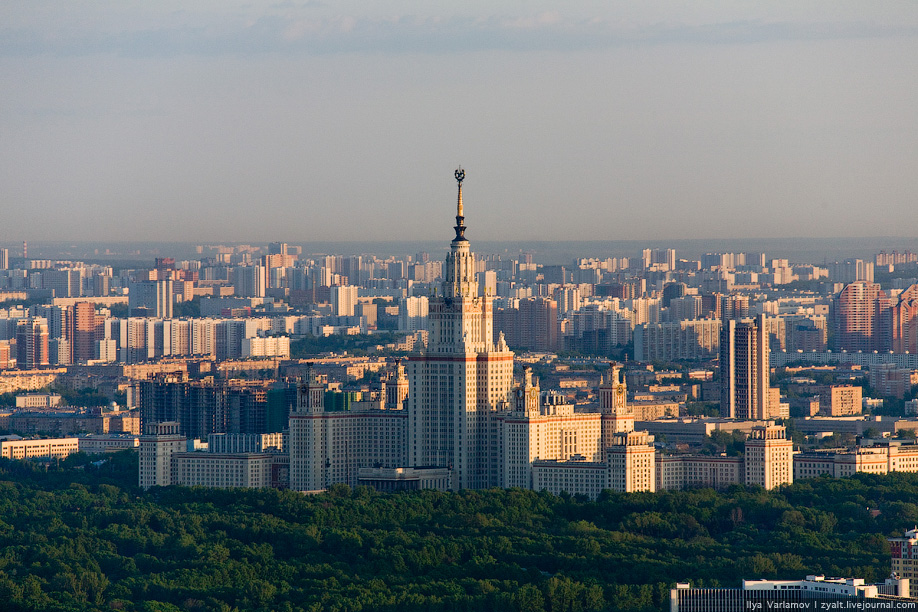 Комплексы города москвы. МГУ вид с окна. Сокольники вид на МГУ. ЖК С видом на МГУ. Жилищные комплексы с видом на МГУ.