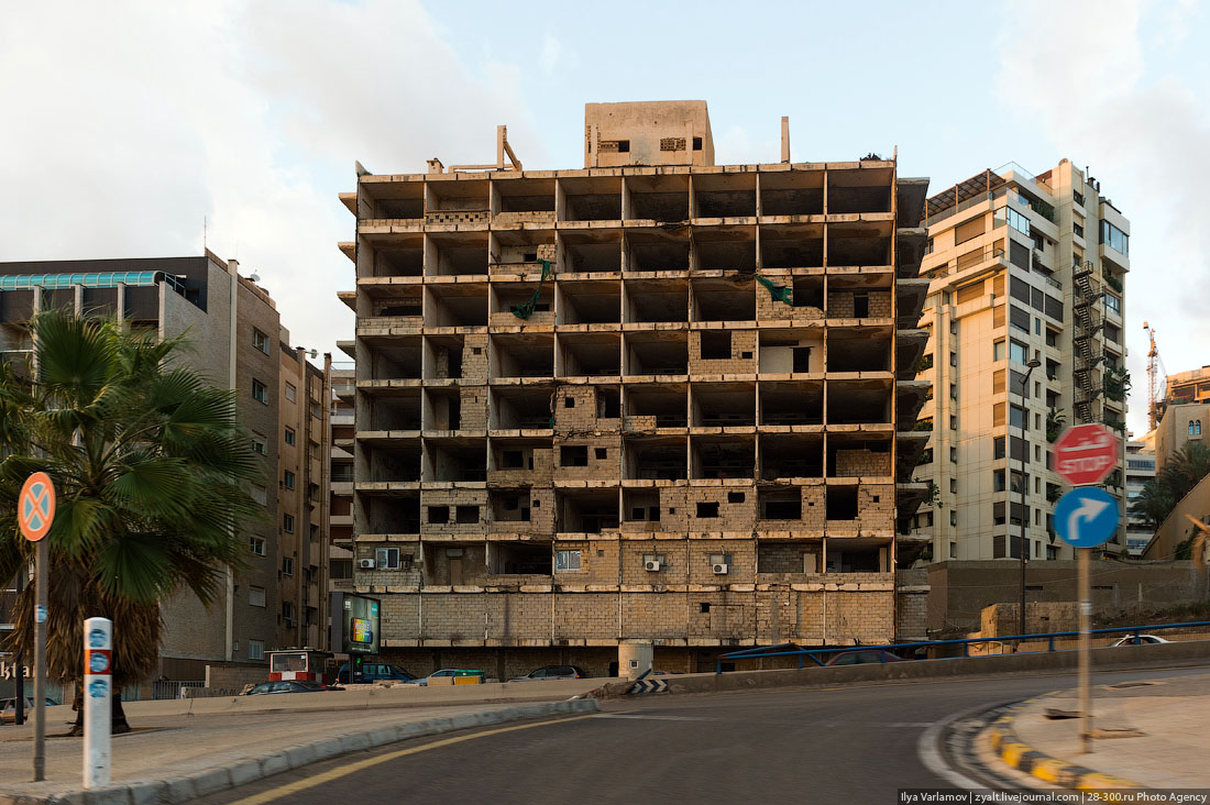 Ливан салон. Ливан Бейрут трущобы. Небоскрёб Beirut Terraces, Ливан. Бейрут город бедный район. Ливан город Бейрут трущоб.