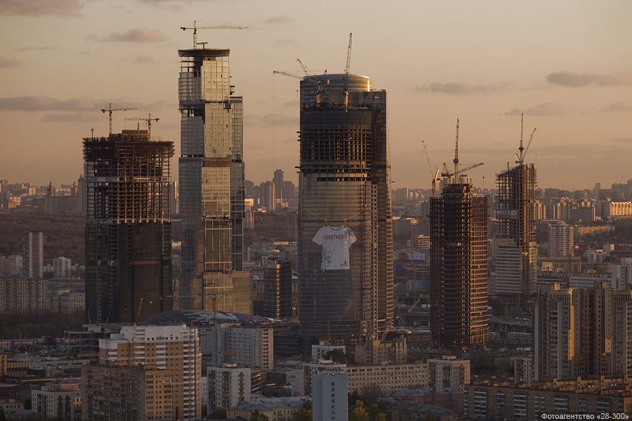 Московский ли. Многоэтажный дом Москва Сити. Высотные дома в Москве. Высотный дом в Москве. Небоскреб на беговой.