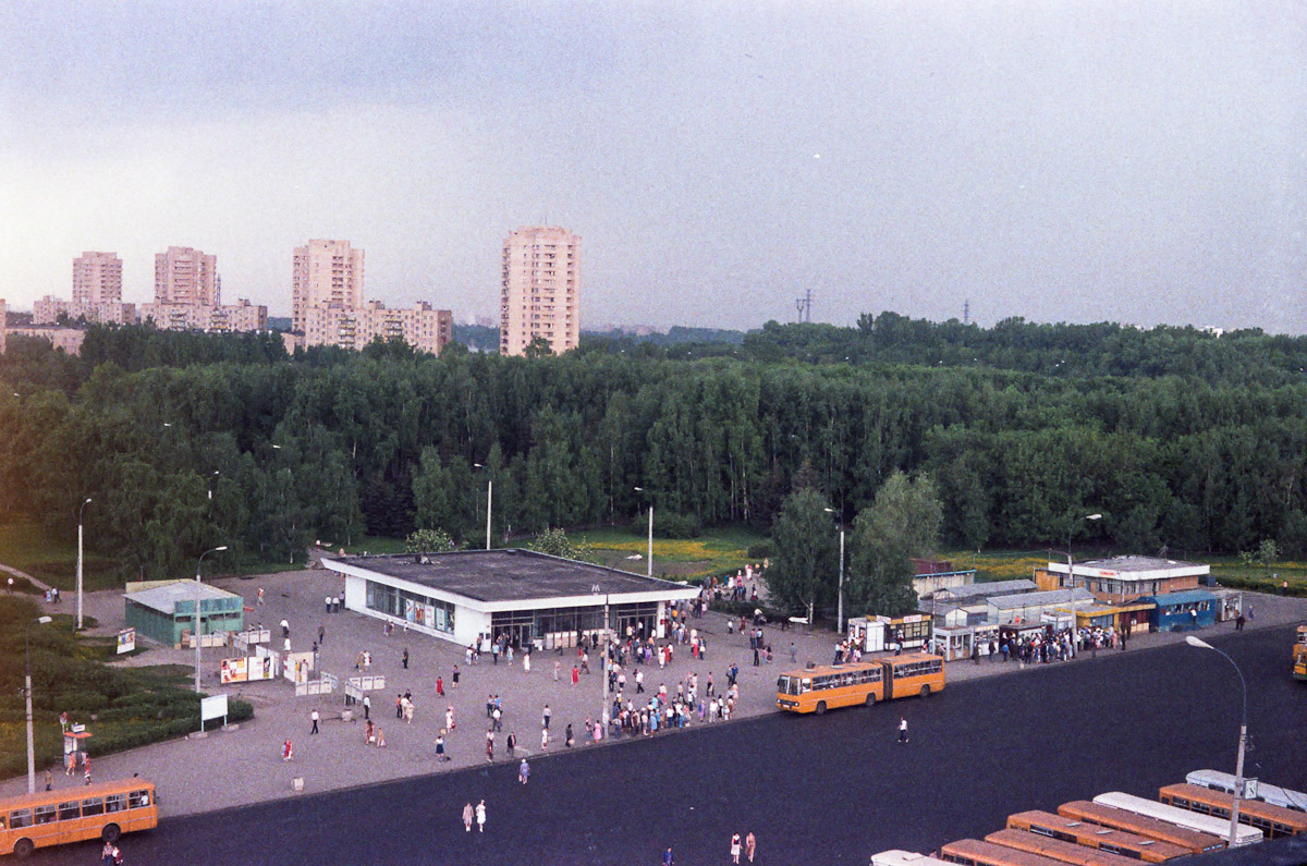 Площадь у метро Речной вокзал в прошлом