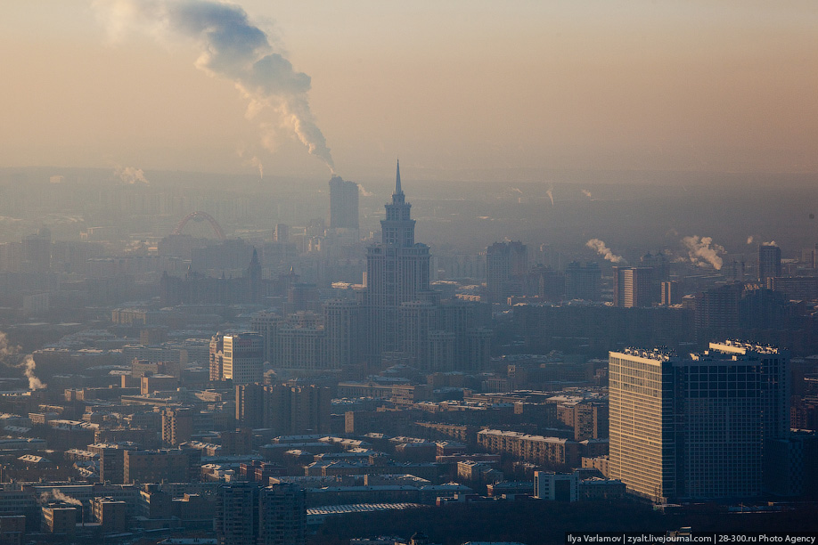 Атмосферная москва. Экология Москвы. Загрязнение воздуха в Москве. Мегаполис смог. Москва грязный город.